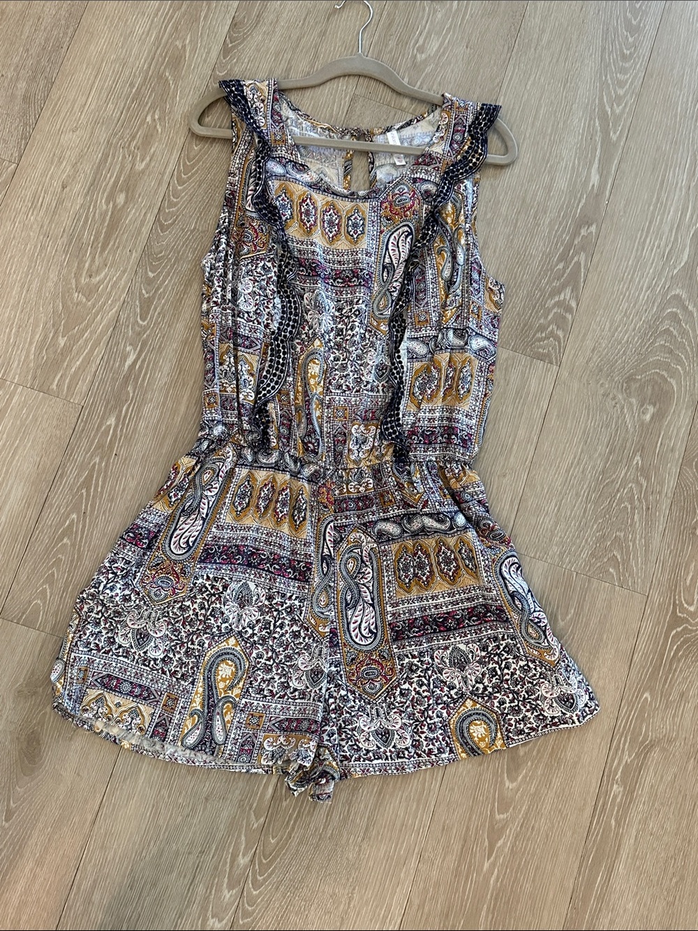 Xhilaration Paisley Print Sleeveless Dress in Mustard, Black & Cream